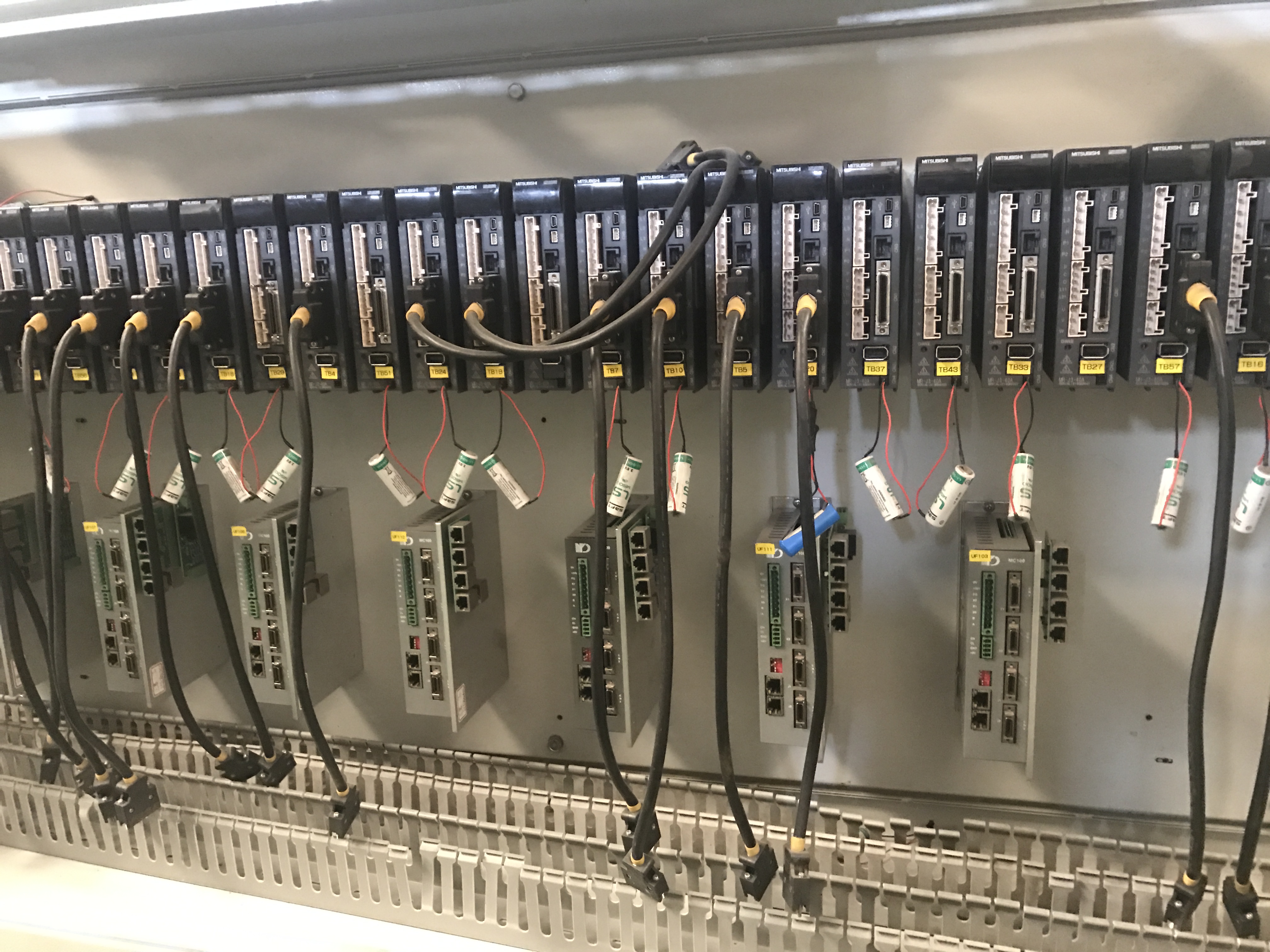 Precision Jacquard control for high-performance warp knitting machines