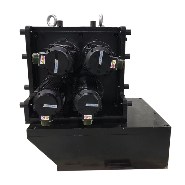 High-precision electronic traverse device for warp knitting machines