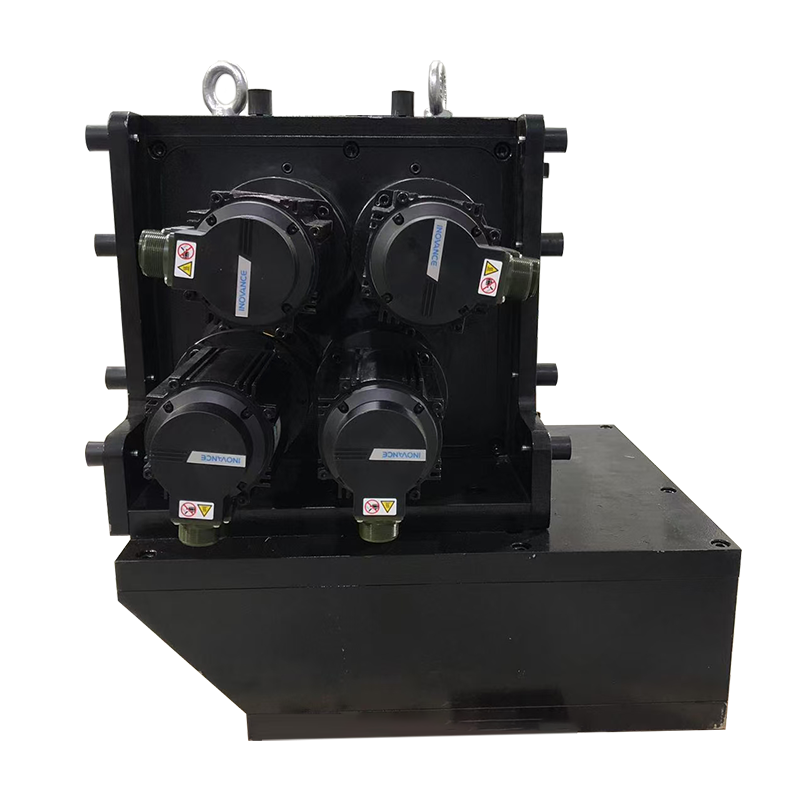 High-precision electronic traverse device for warp knitting machines