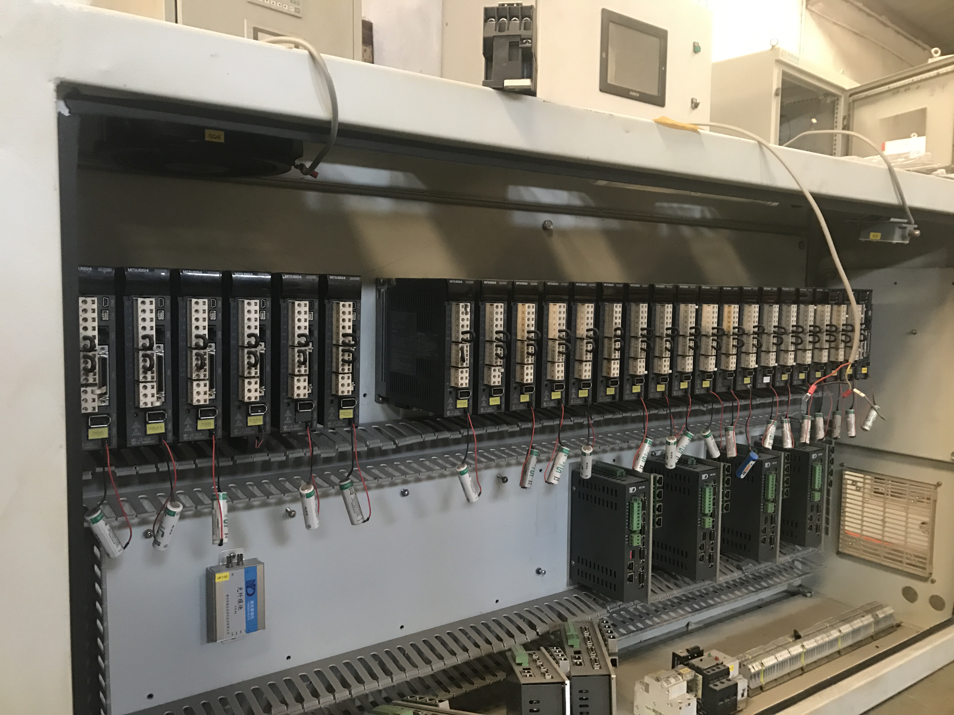 Precision Jacquard control for high-performance warp knitting machines